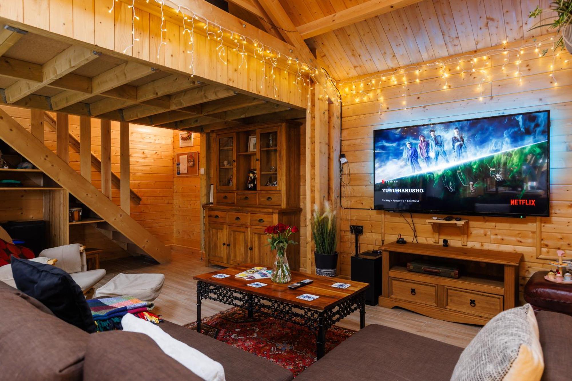 Spacious Cabin Evcharger And Free Parking Near Cambridge Exterior photo