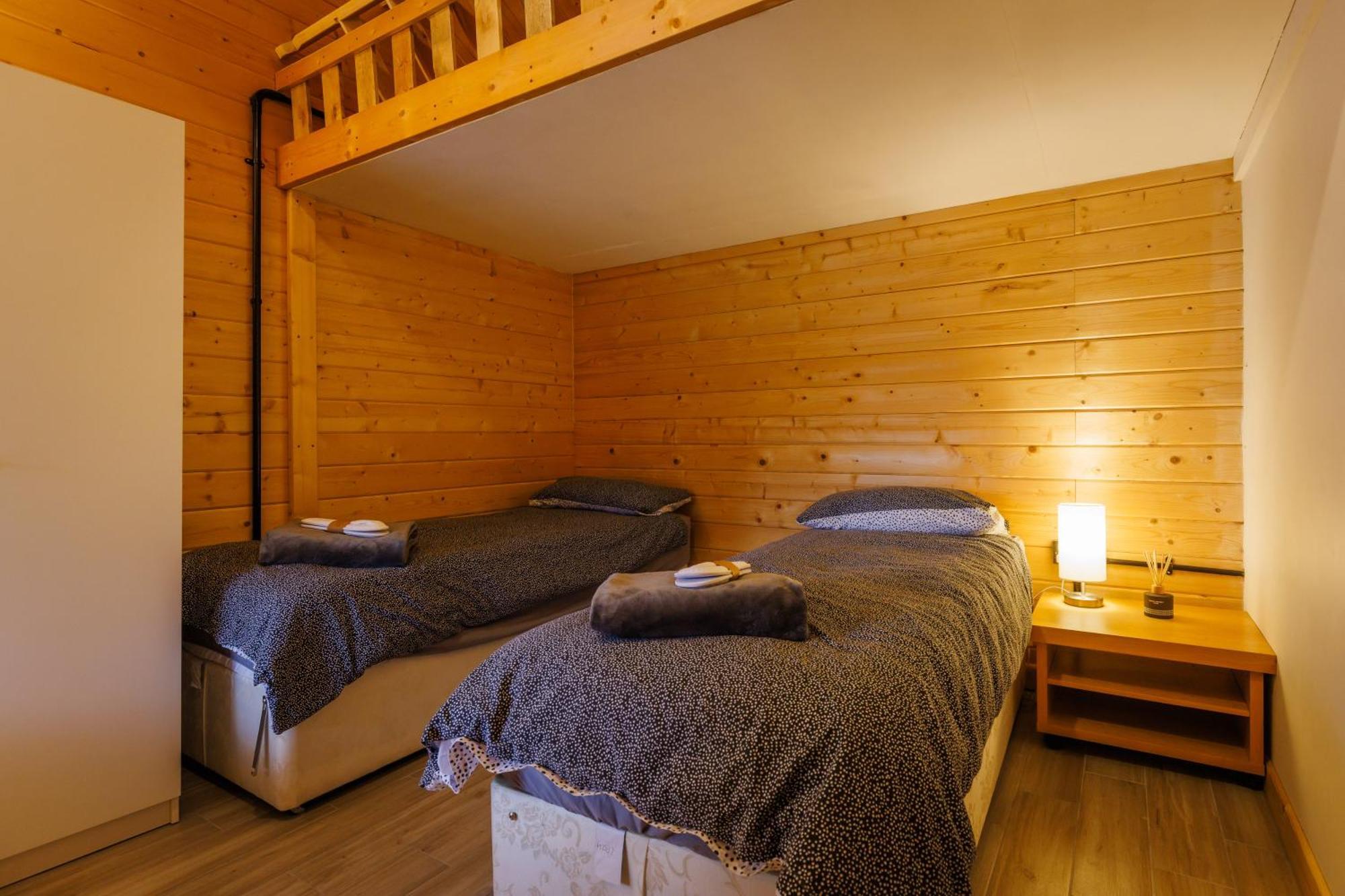 Spacious Cabin Evcharger And Free Parking Near Cambridge Exterior photo