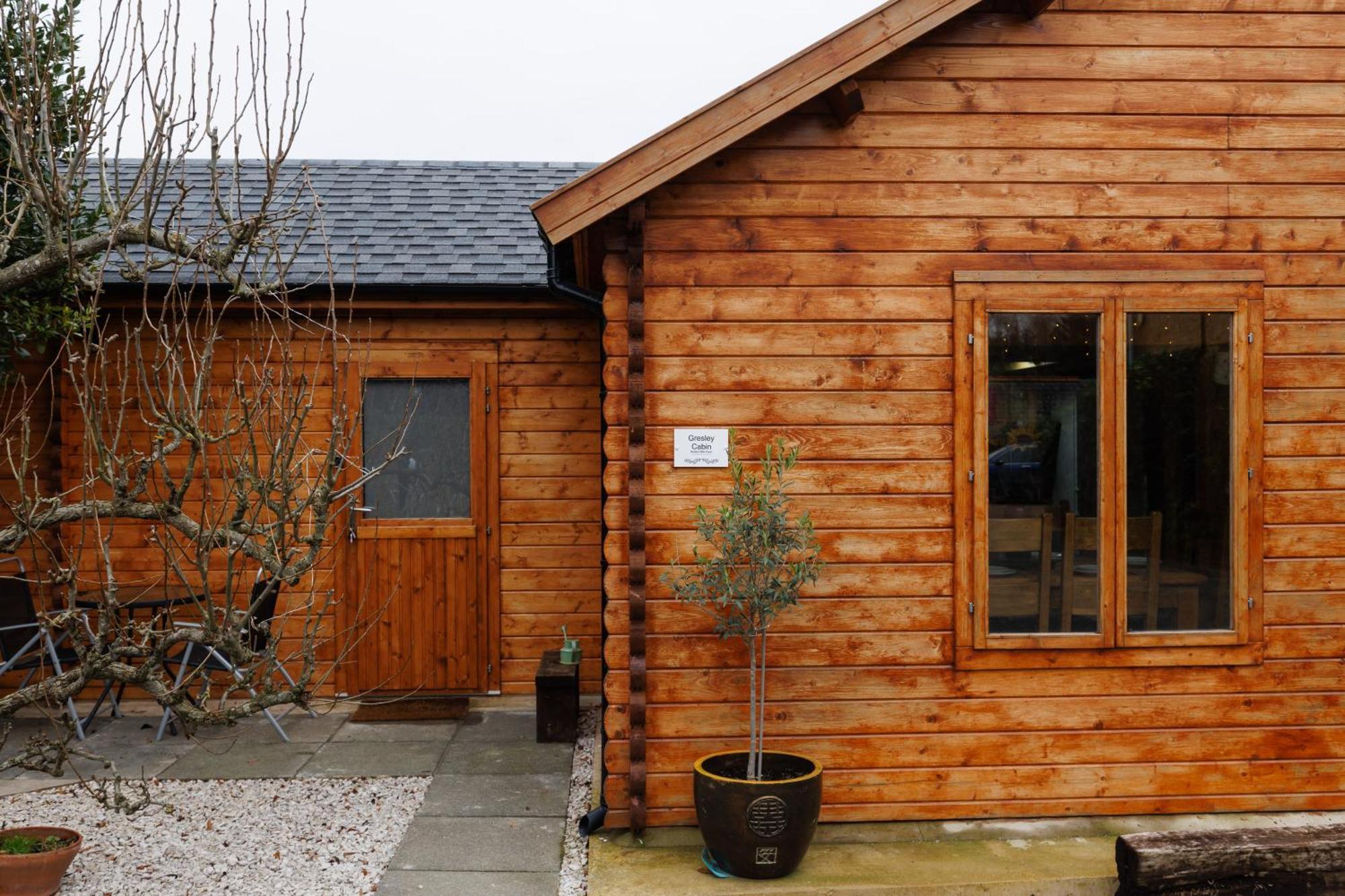 Spacious Cabin Evcharger And Free Parking Near Cambridge Exterior photo